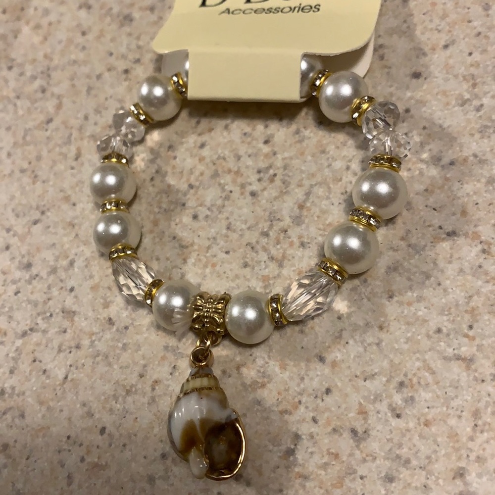 Pearls elastic bracelet snail charm